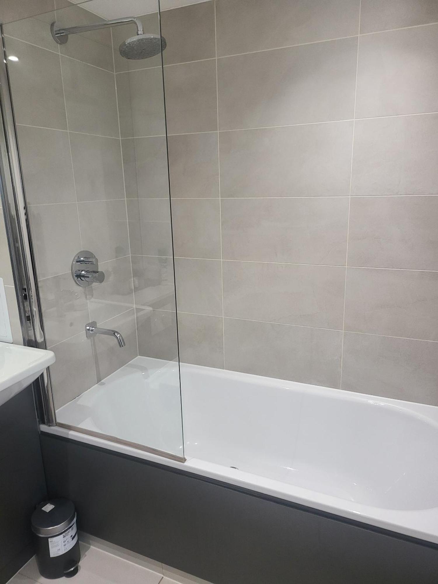 Kayz Lodge- Luxury Ensuite-Private & Shared Accommodation In A New House At The Olympic Village Overlooking Stratford Westfield And Tube Station ลอนดอน ห้อง รูปภาพ